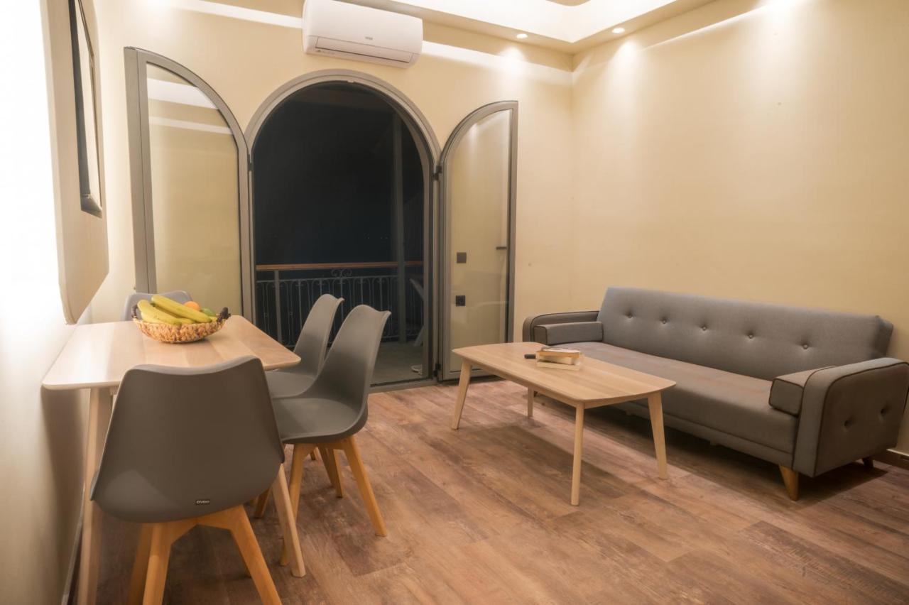 Seven Keys Luxury Suites Achílleion Exteriör bild