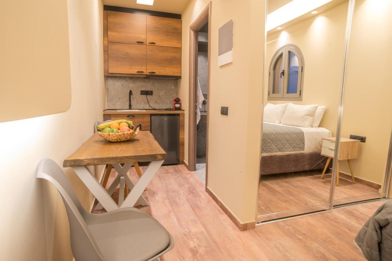 Seven Keys Luxury Suites Achílleion Exteriör bild