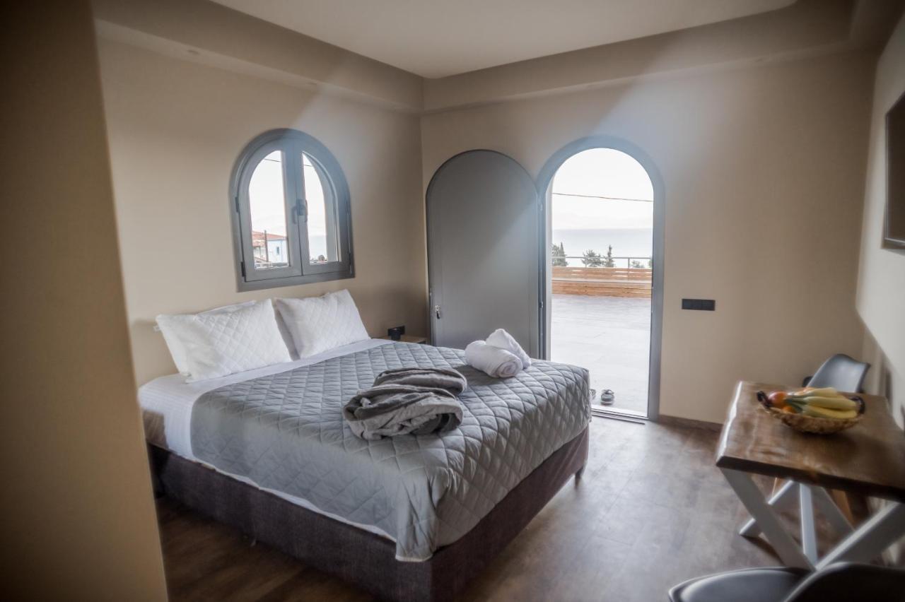 Seven Keys Luxury Suites Achílleion Exteriör bild