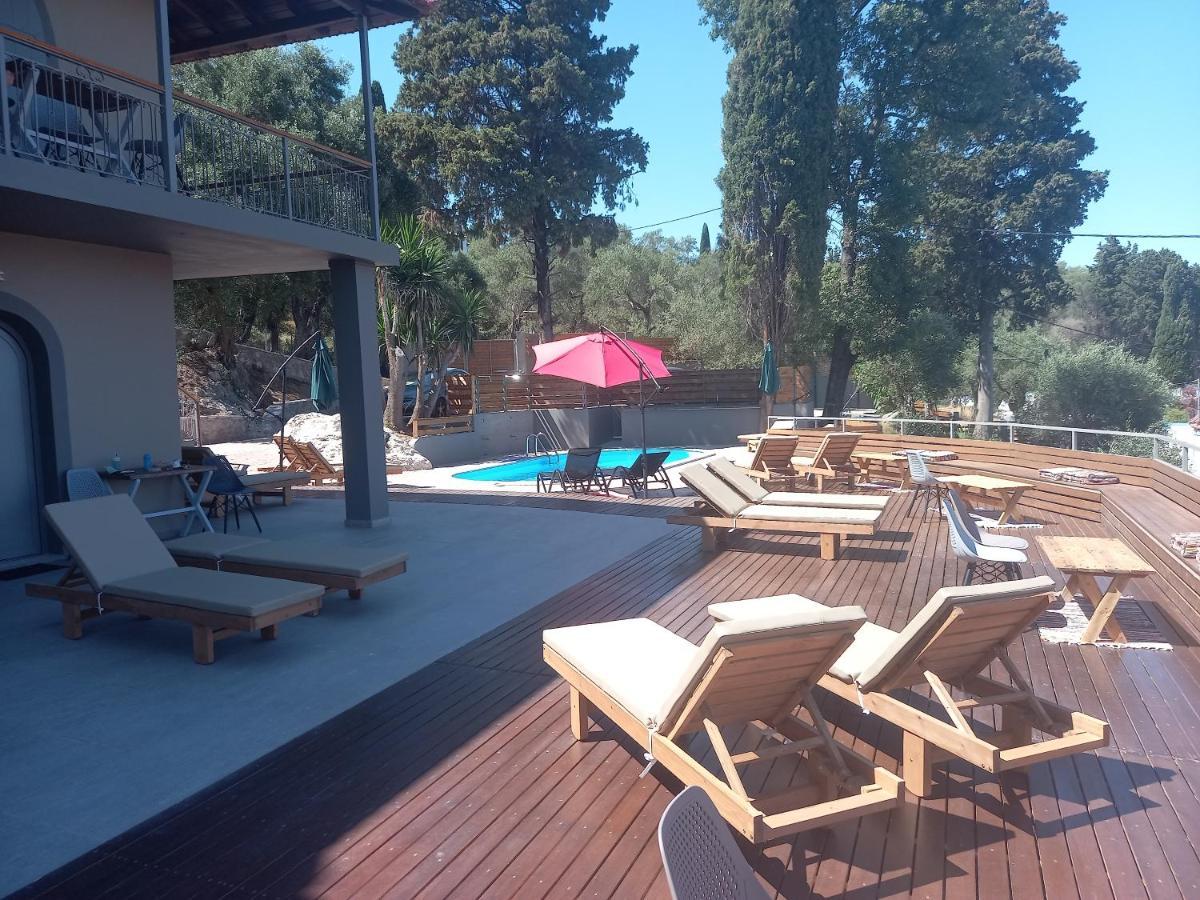 Seven Keys Luxury Suites Achílleion Exteriör bild
