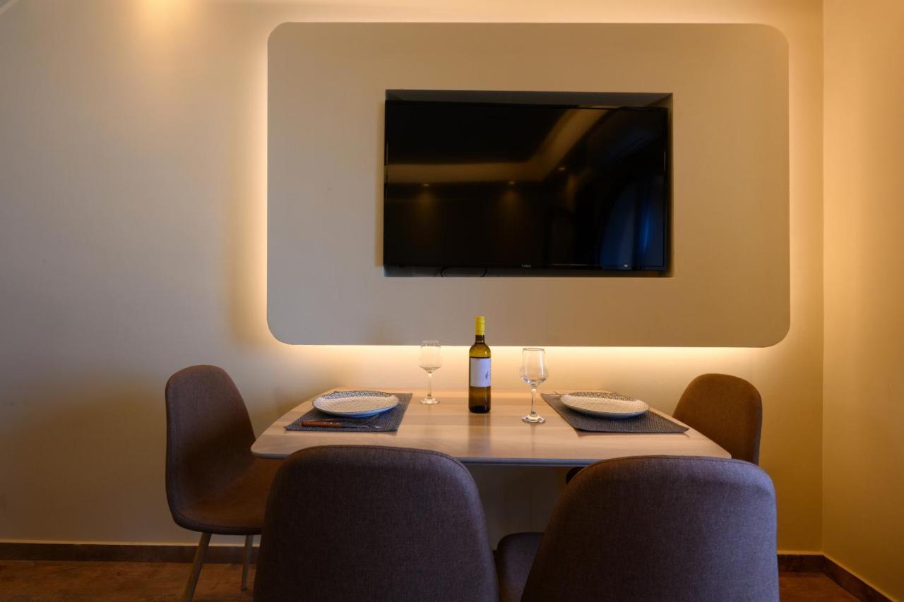 Seven Keys Luxury Suites Achílleion Exteriör bild