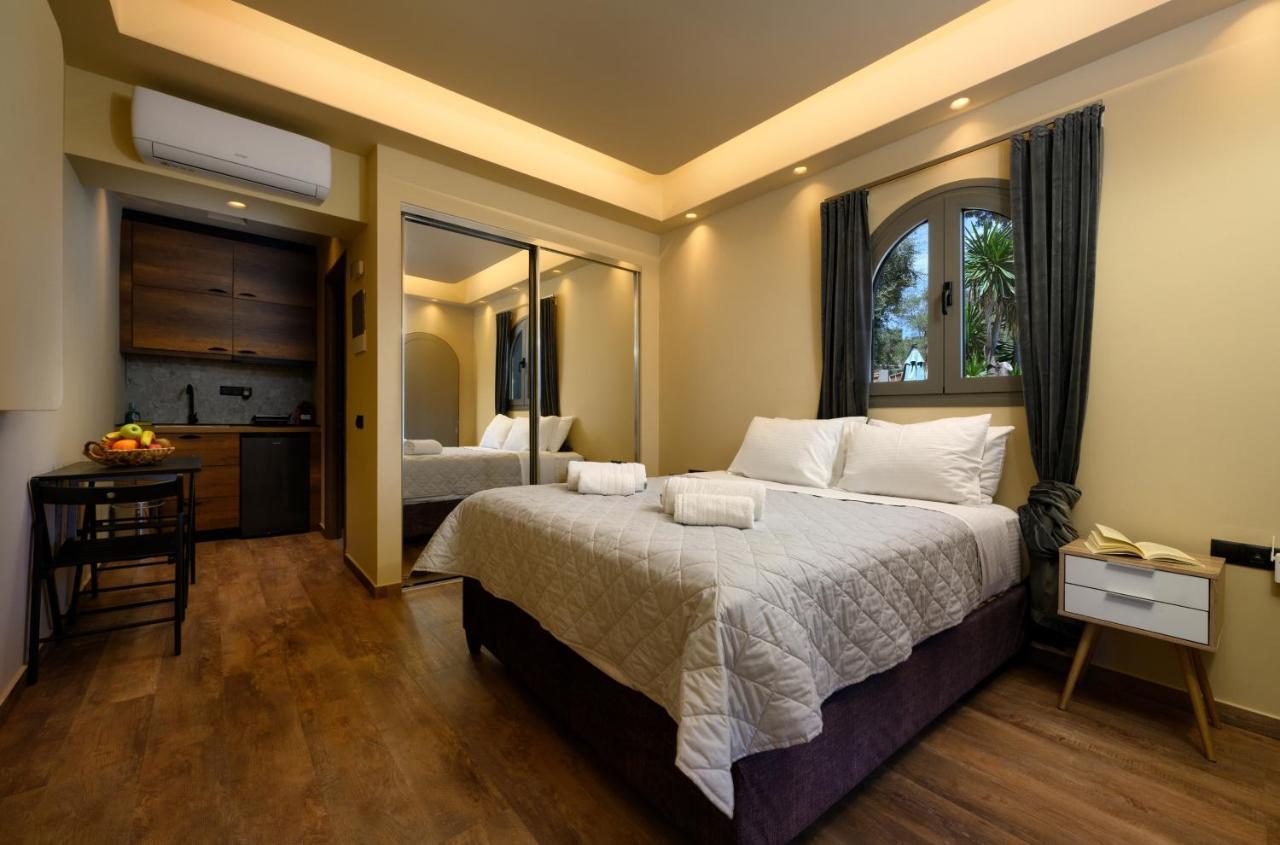 Seven Keys Luxury Suites Achílleion Exteriör bild