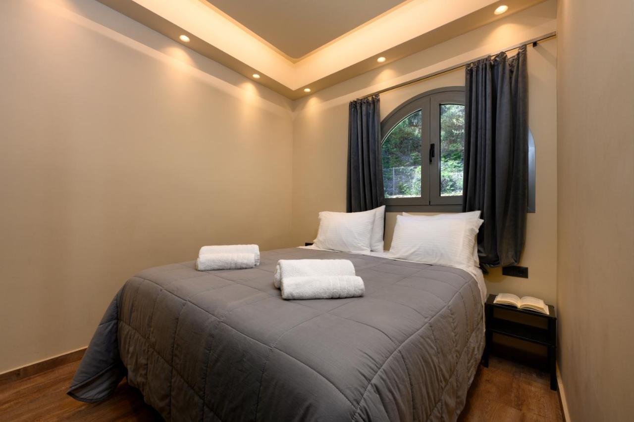 Seven Keys Luxury Suites Achílleion Exteriör bild